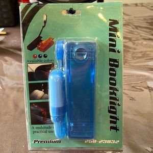 Mini Clip On Book Light Uses Batteries